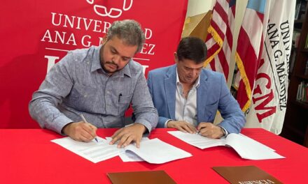 Acuerdo entre Three Rules Capital y UAGM para fortalecer el currículo de hospitalidad y turismo en Cabo Rojo