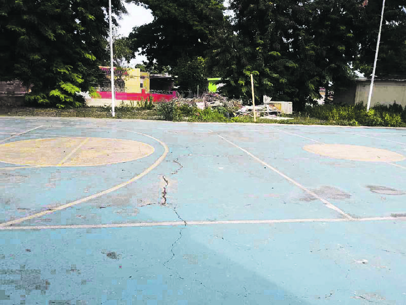 Denuncian abandono de la cancha de Morell Campos en Ponce