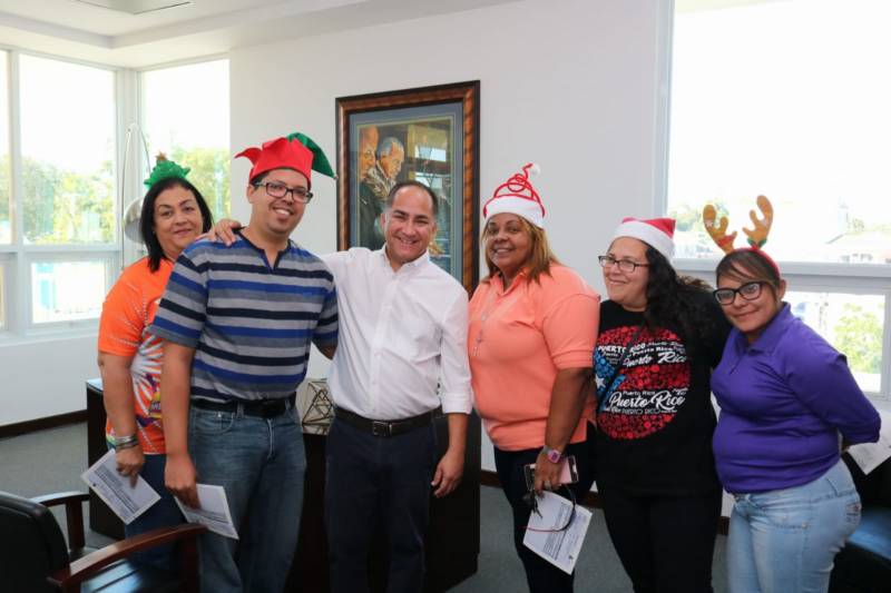 Municipio de Guánica entrega el bono al ritmo de bomba,  plena y música de Navidad