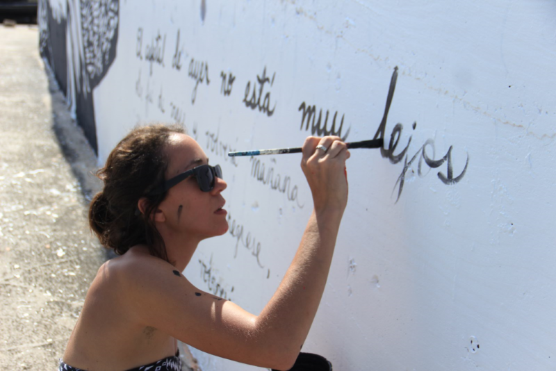 Celebran descendencia corsa con un mural