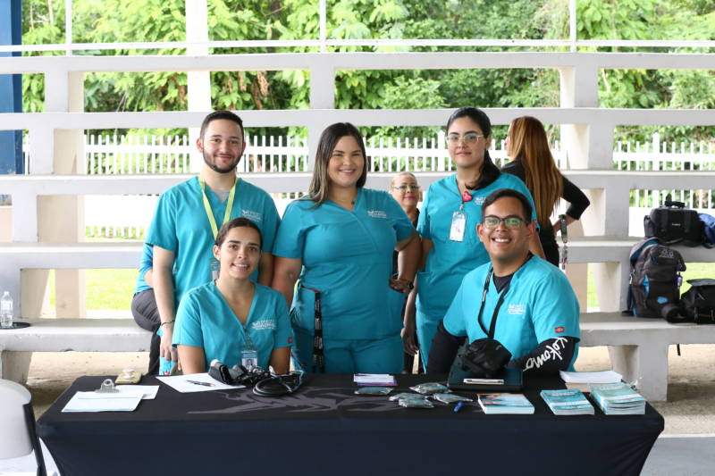 Estudiantes de enfermería organizan feria de salud en el  Residencial Los Flamboyanes en Peñuelas