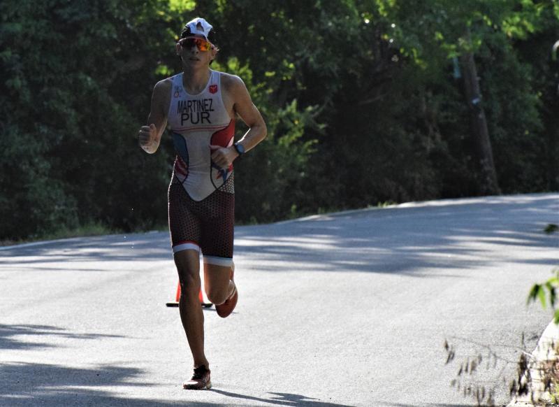 Guayanillense Janaraold Martinez gana el campeonato nacional del Triatlón sprint y del Challenge celebrado en Culebra