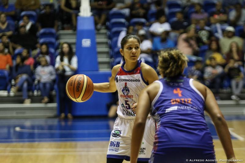 Manatí a una victoria de su primer campeonato