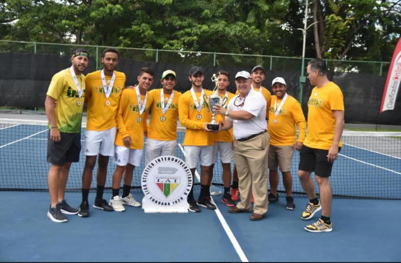 Tigres de la Interamericana y Juanas del Colegio reyes del tenis