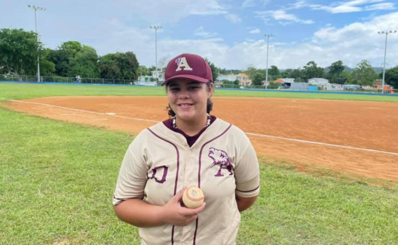 Arecibo llega primero en debut de Danna González en el Béisbol Femenino