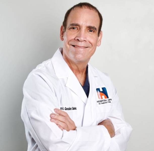 Dr. Juan González