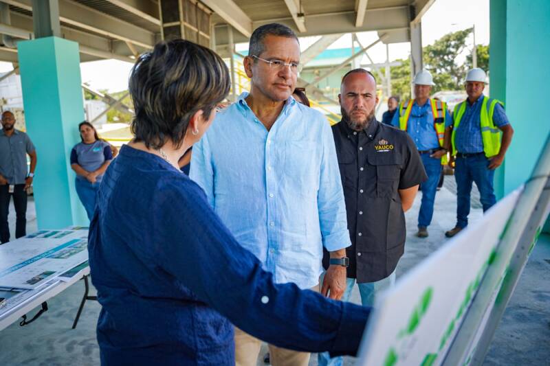 Gobernador Pierluisi y presidenta de Acueductos inspeccionan proyecto de mejoras a la Planta de Alcantarillados en Yauco