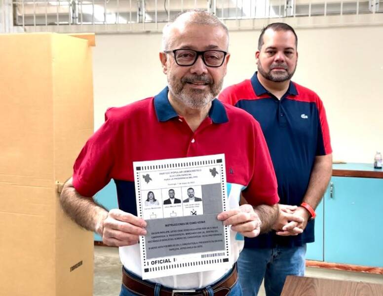 Alcalde de Ponce ejerce su voto