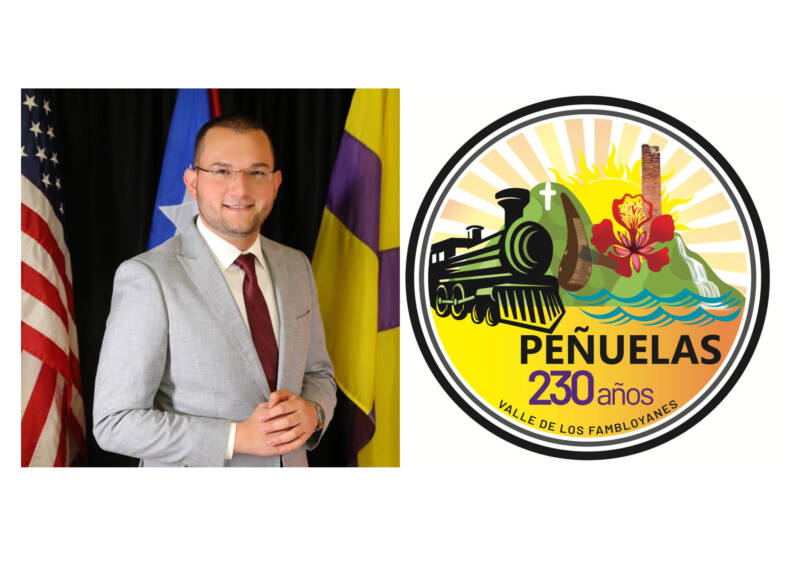 Alcalde de Peñuelas y logo conmemorativo 230 años de fundación del pueblo