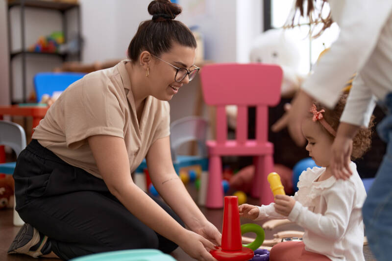 ACUDEN otorga aumento salarial a empleados de centros de cuido de Child Care