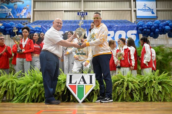 Los Tigres y las Tigresas de la UIPR dominan la primera parte de competencas de la LAI. (L. Minguela LAI)