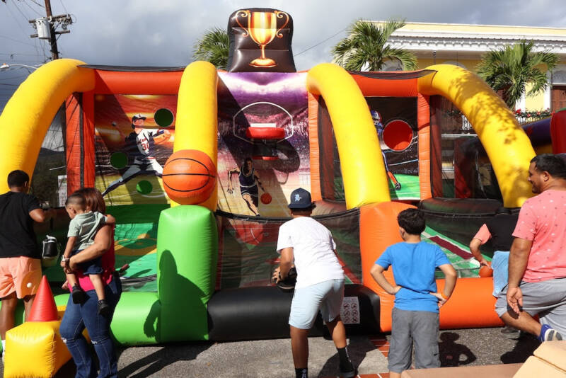 Sabana Grande celebra tradición de Reyes en la Plaza José Busigó