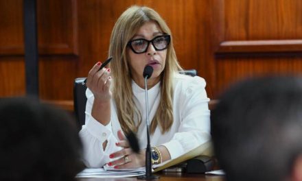 Agencias continúan en incumplimiento con las leyes que benefician a la comunidad sorda