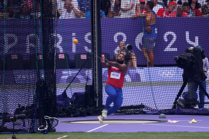 PARIS, FRANCE. Ago 2nd: Jeromé Vega of Puerto Rico during men's Hammer Throw qualification in the Olympic Games Paris 2024, at Stade de France in Paris, France. (PHOTO BY VICTOR STRAFFON/STRAFFONIMAGES/MANDATORY CREDIT/EDITORIAL USE/NOT FOR SALE/NOT ARCHIVE)