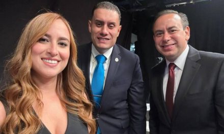 Candidata al Senado por el Distrito de Ponce, Jamie Barlucea acompaña a Jenniffer González Colón al Debate de WAPA, TV