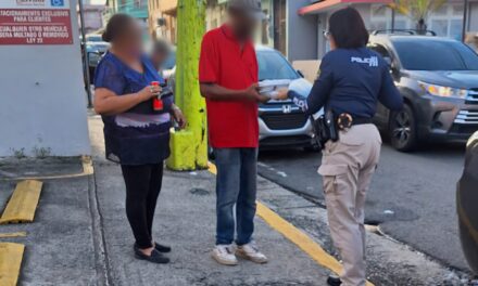 Policía y el Salvation Army entregan almuerzos y cenas