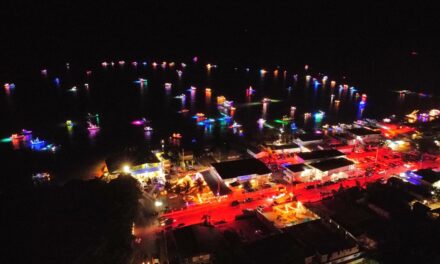 Celebran la 4ta Edición del Festival Navideño en la Playa El Combate