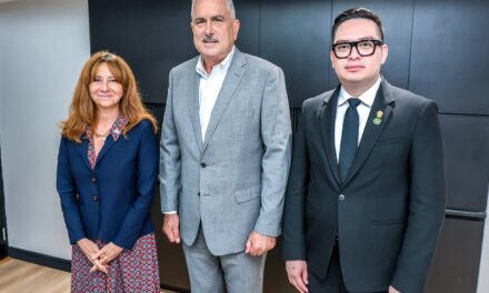 Thomas Rivera Schatz Recibe a Líderes Parlamentarios de Quebec y El Salvador