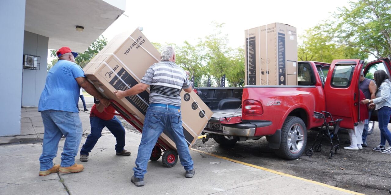 Municipio de Ponce hace entrega de enseres eléctricos para familias necesitadas