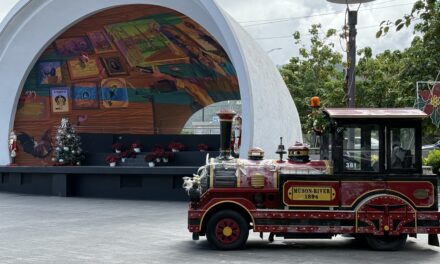 Curioso trencito italiano es parte de la Navidad en Cayey