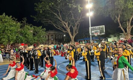 Yauco celebra una Navidad colorida y repleta de baile