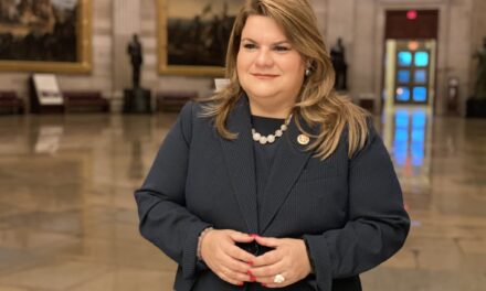 Jenniffer González propone eliminar metas intermedias de energía renovable