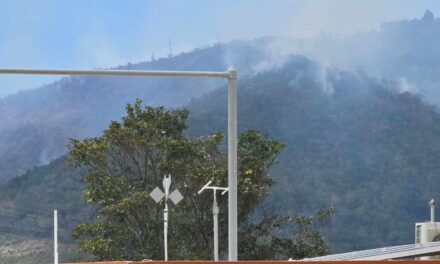 Incendio en áreas cercanas obliga la suspensión de clases en CROEM Mayagüez