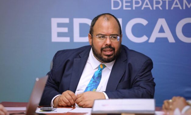 Educación anuncia apertura de 600 convocatorias de maestros