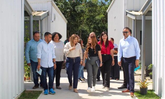 Alcalde de Peñuelas recibe visita de la Comisión de Educación de la Cámara de Representantes