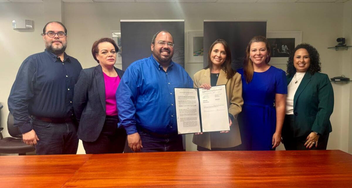 Educación y Oracle Academy firman importante acuerdo para promover la educación STEM