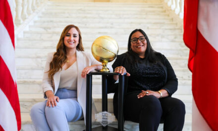 Senado reconoce a mujer dirigente que hace historia en el baloncesto femenino