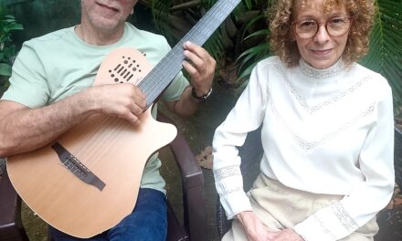 Gladys Feliciano con Bohemia para las Madres en Ladi’s Place de Salinas