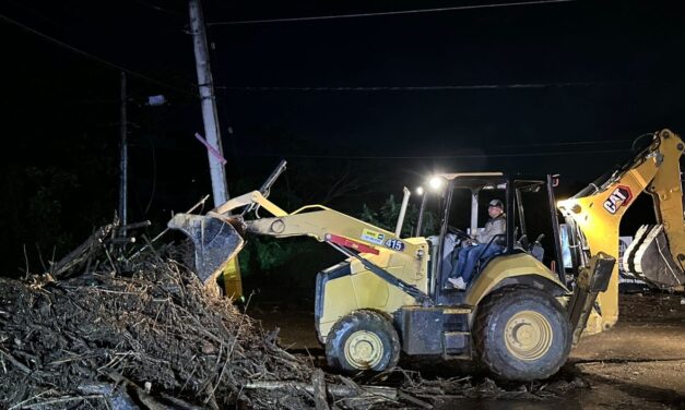 Yauco atiende situación tras fuertes lluvias con trabajos de limpieza y recogido de material vegetativo