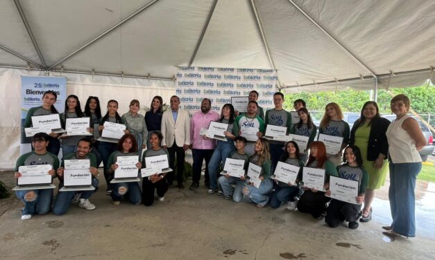Alcalde de Guayanilla reconoce compromiso de Eco Eléctrica con la educación en el Sur y agradece gestión del Secretario