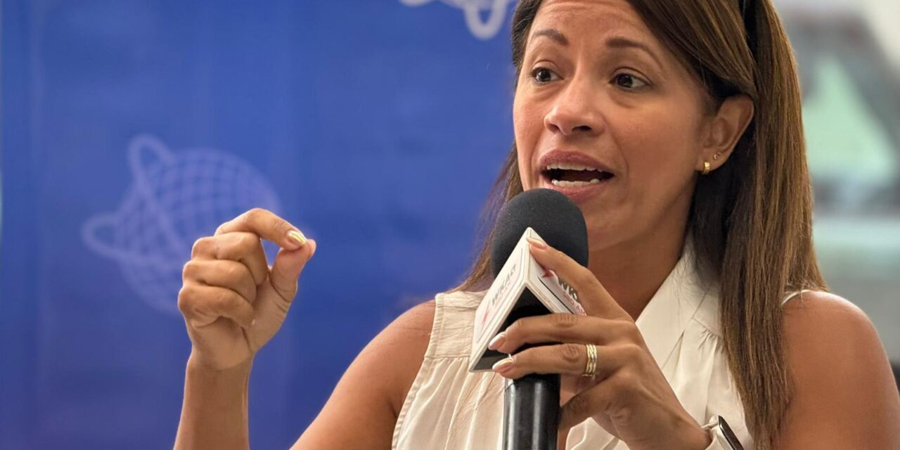 Ante nuevo feminicidio en Salinas, la alcaldesa Karilyn Bonilla insiste en el uso de servicios del programa “Tú Vales”.