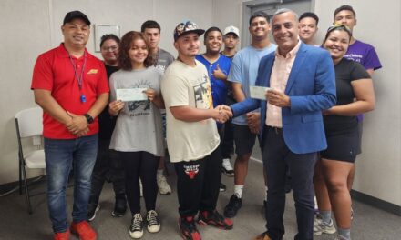 Guayanilla impulsa el talento juvenil con donativo a la nueva Banda Escolar de la Escuela Superior