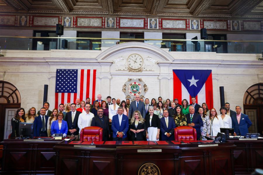 Senado rinde homenaje a la trayectoria del productor y empresario Ángelo Medina