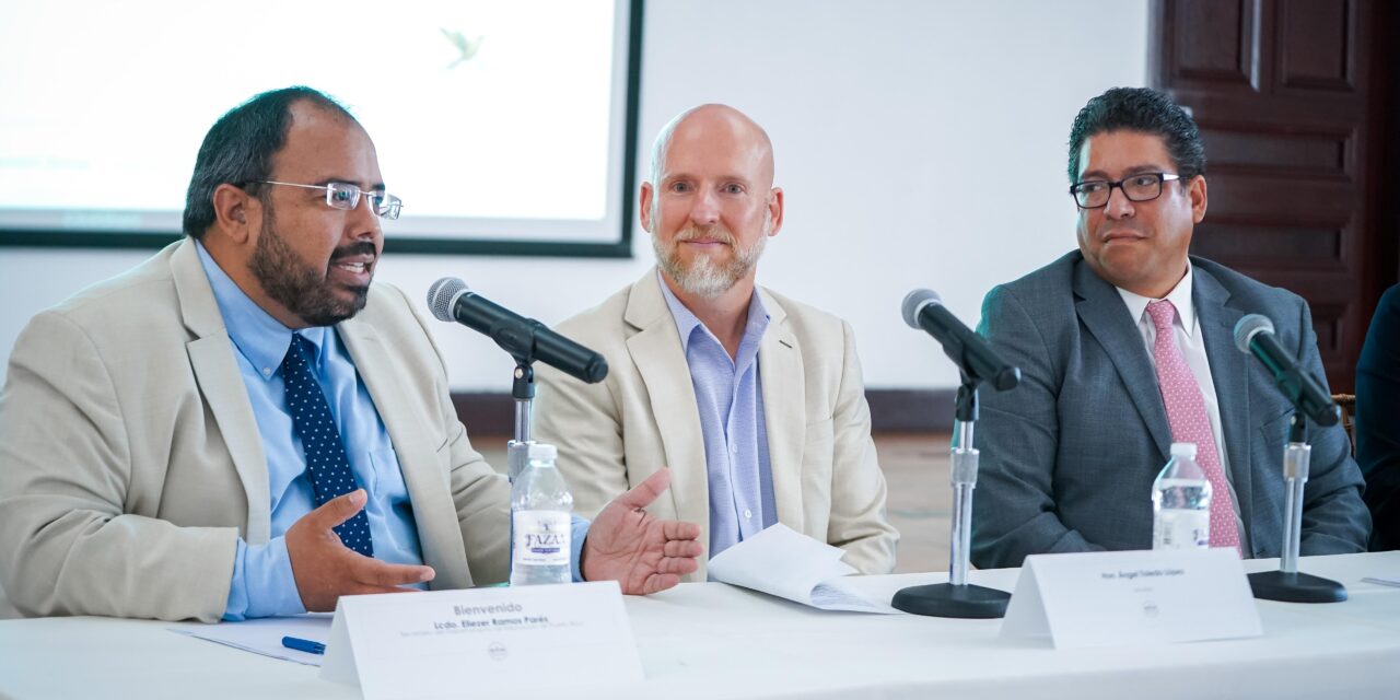 Educación ajusta salario al mínimo federal para 1,621 empleados no docentes