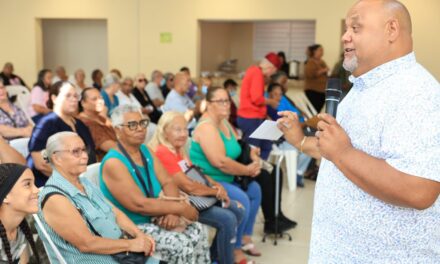 800 familias de Guayama reciben vales para atender diversas necesidades