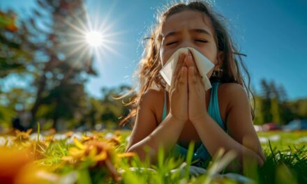 Cómo el calor y los alérgenos del verano impactan la salud respiratoria infantil