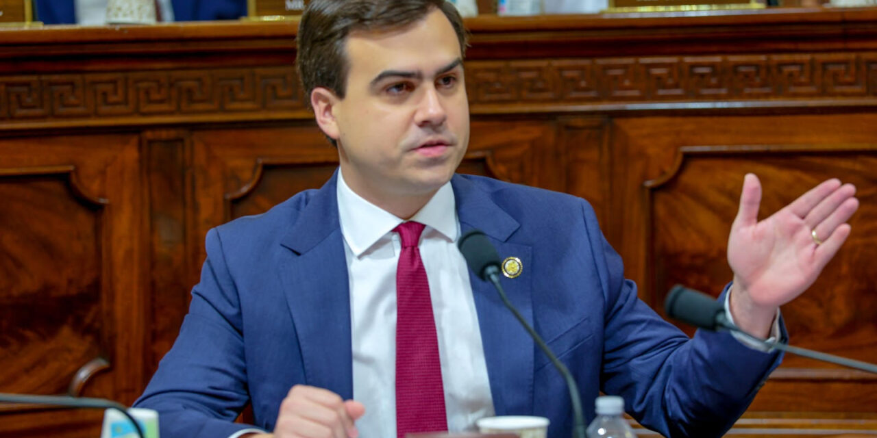 El Comisionado Residente y la Congresista Plaskett instan al Senado a incluir el aumento del ‘cover over’ del ron en el proyecto de reconciliación presupuestaria