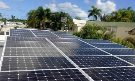 Queremos Sol exige transición urgente a sistema eléctrico público y renovable ante alza de tarifas