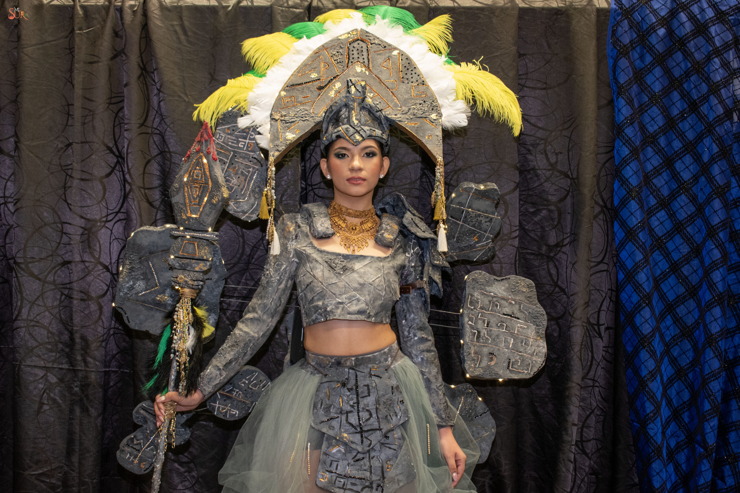 Daxinny Aponte Luccas presenta traje típico inspirado en las Piedras del Padre Nazario