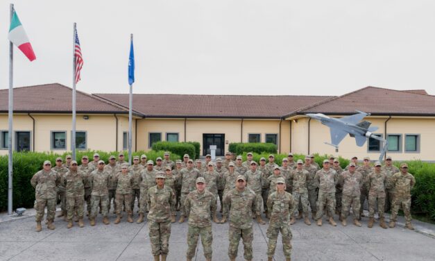 Guardia Nacional Aérea completa entrenamiento de ingeniería en Italia