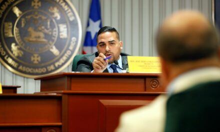 Cuestionan manejo del operador del Tren Urbano en medio de retrasos e incertidumbre