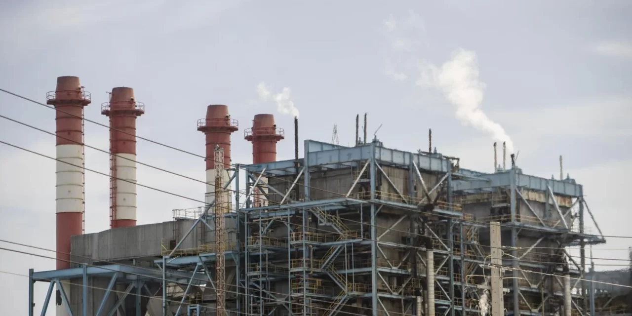 Tribunal frena contrato de energía temporal por alegadas irregularidades