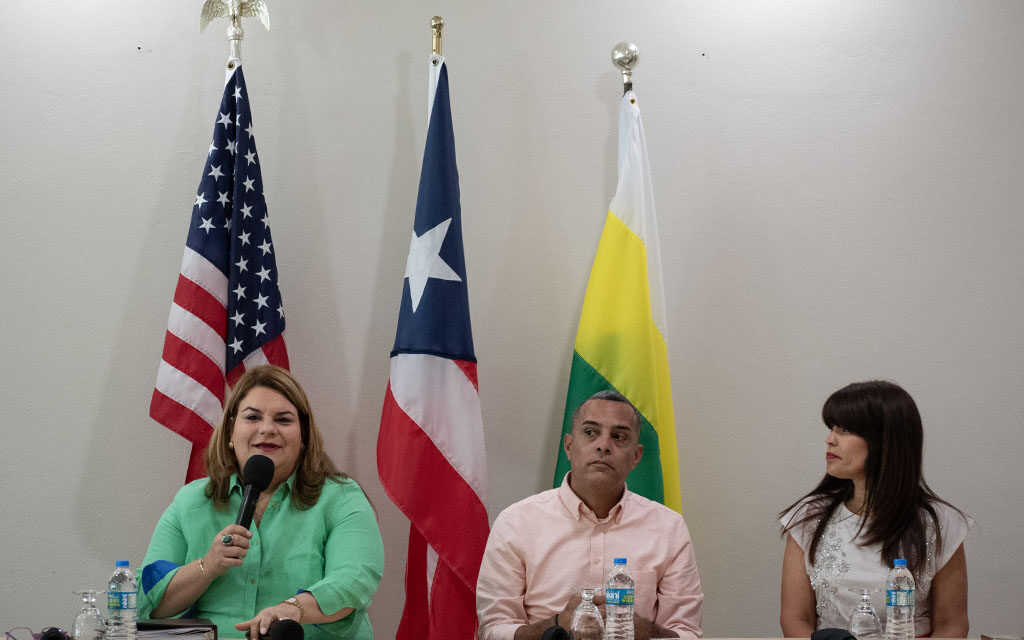 Gobernadora Jenniffer González refuerza compromiso con Guayanilla en reunión multisectorial