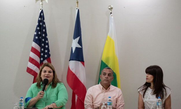 Gobernadora Jenniffer González refuerza compromiso con Guayanilla en reunión multisectorial