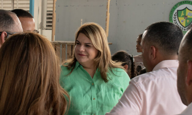 Gobernadora Jenniffer González refuerza compromiso con Guayanilla en reunión multisectorial