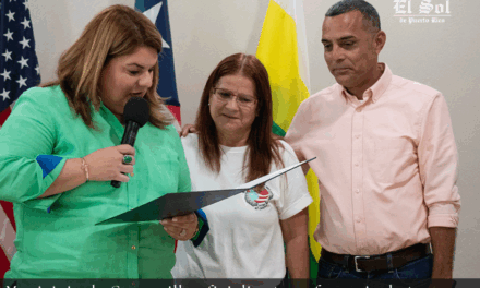 Oficializan transferencia de terrenos para reubicar familias afectadas por terremotos en Guayanilla